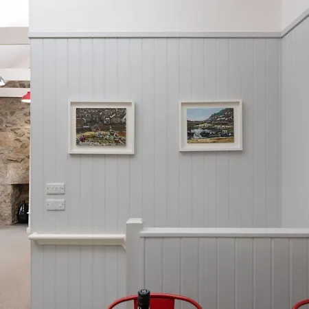 Sunny Corner * Mousehole