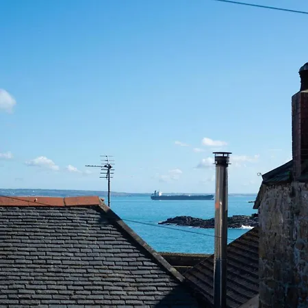 Sunny Corner Mousehole